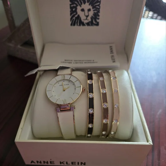 Anne Klein Watch & Bracelet set White/Gold - Picture 1 of 5